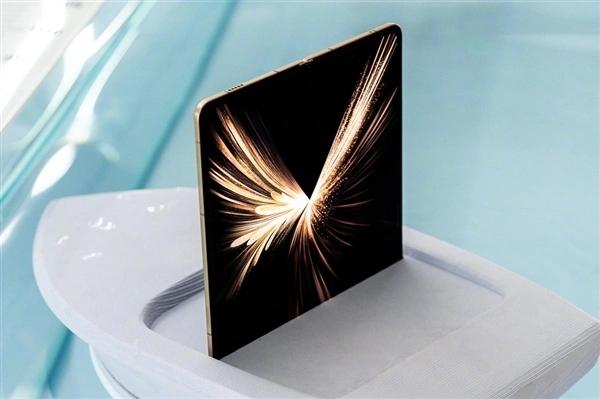 荣耀MagicV6这配置是要卷出折叠屏界的天花板了！7150mAh电池直接干到