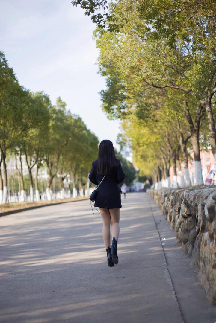 有一件事，我一直没想通。亲戚家闺女研究生毕业，和对象谈了五年，最后却卡在了一