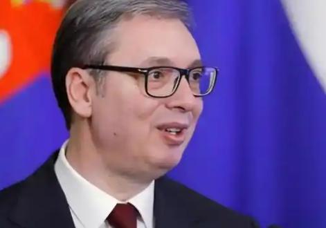 武契奇最近心里大概不是滋味，9月27号他就要辞去塞尔维亚总统了。谁料，为国操劳这