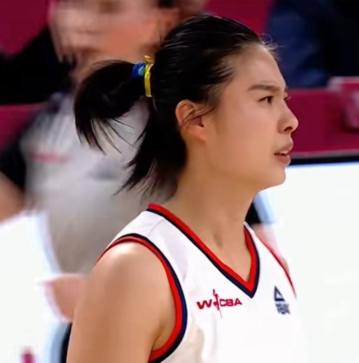 四川女篮如愿夺冠。实话实说，四川女篮赢在心态，因为她们在心理上就不怵山西女篮，