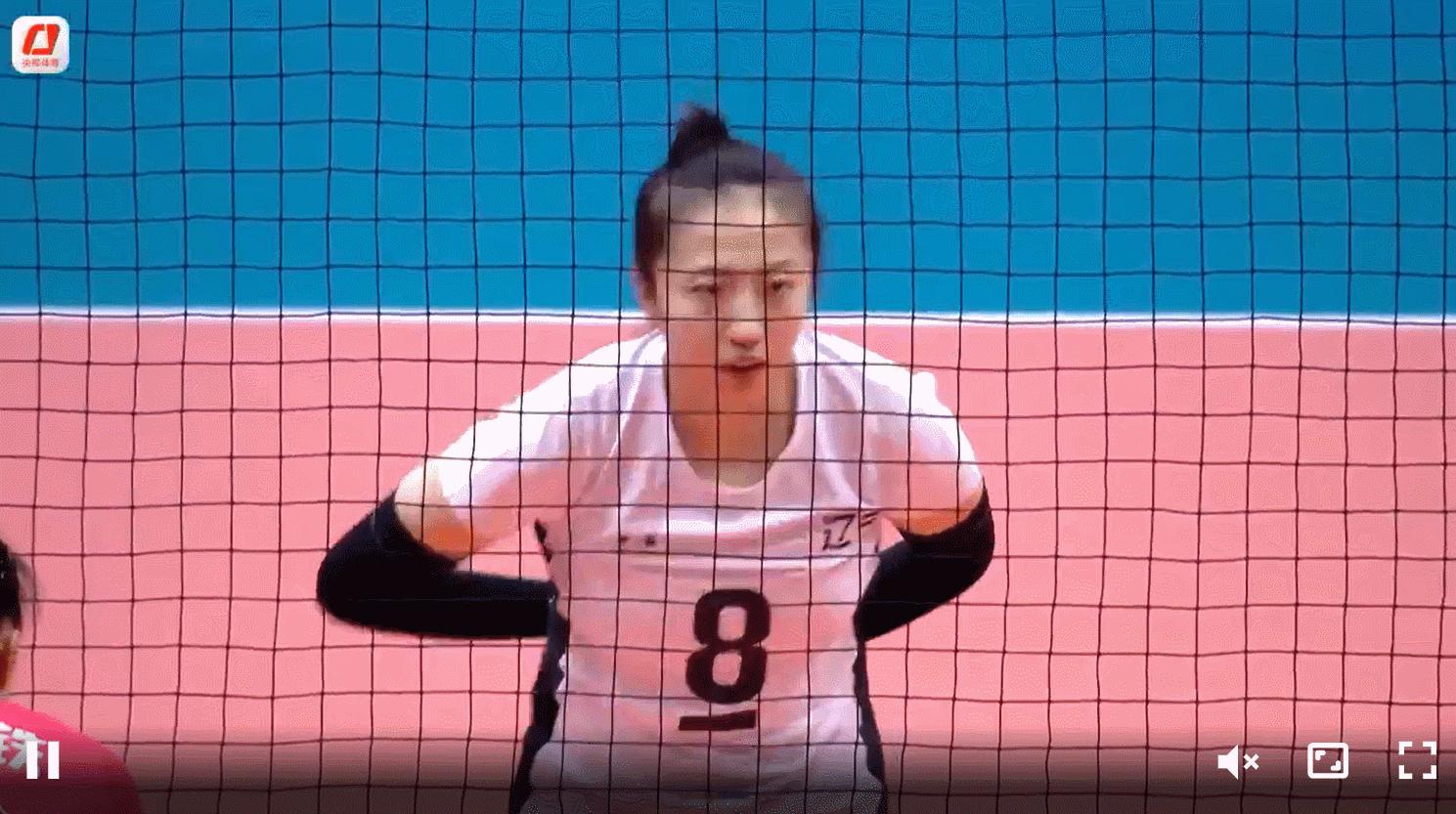 辽宁女排第一局真的太惨了！开局上来就0-6落后，攻手们无人能下分，把我们霞姐给为