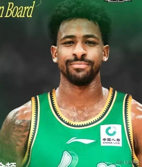 杨鸣说，布罗金顿没有什么太多的履历，他非常珍惜这次来中国打球的机会，因为它在CB