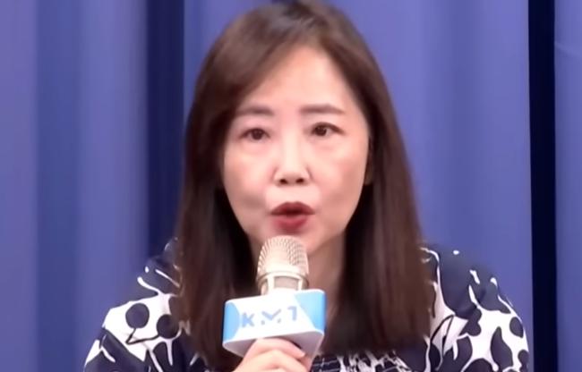 刚刚，尹乃菁：健康因素请辞国民党文传会主委国民党文传会主委尹乃菁被爆出霸凌