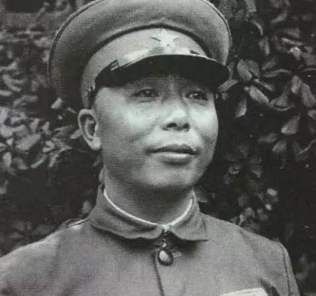 1948年，宋时轮开着吉普车，误打误撞闯入国军阵地，被国军一个营包围，谁知国军营