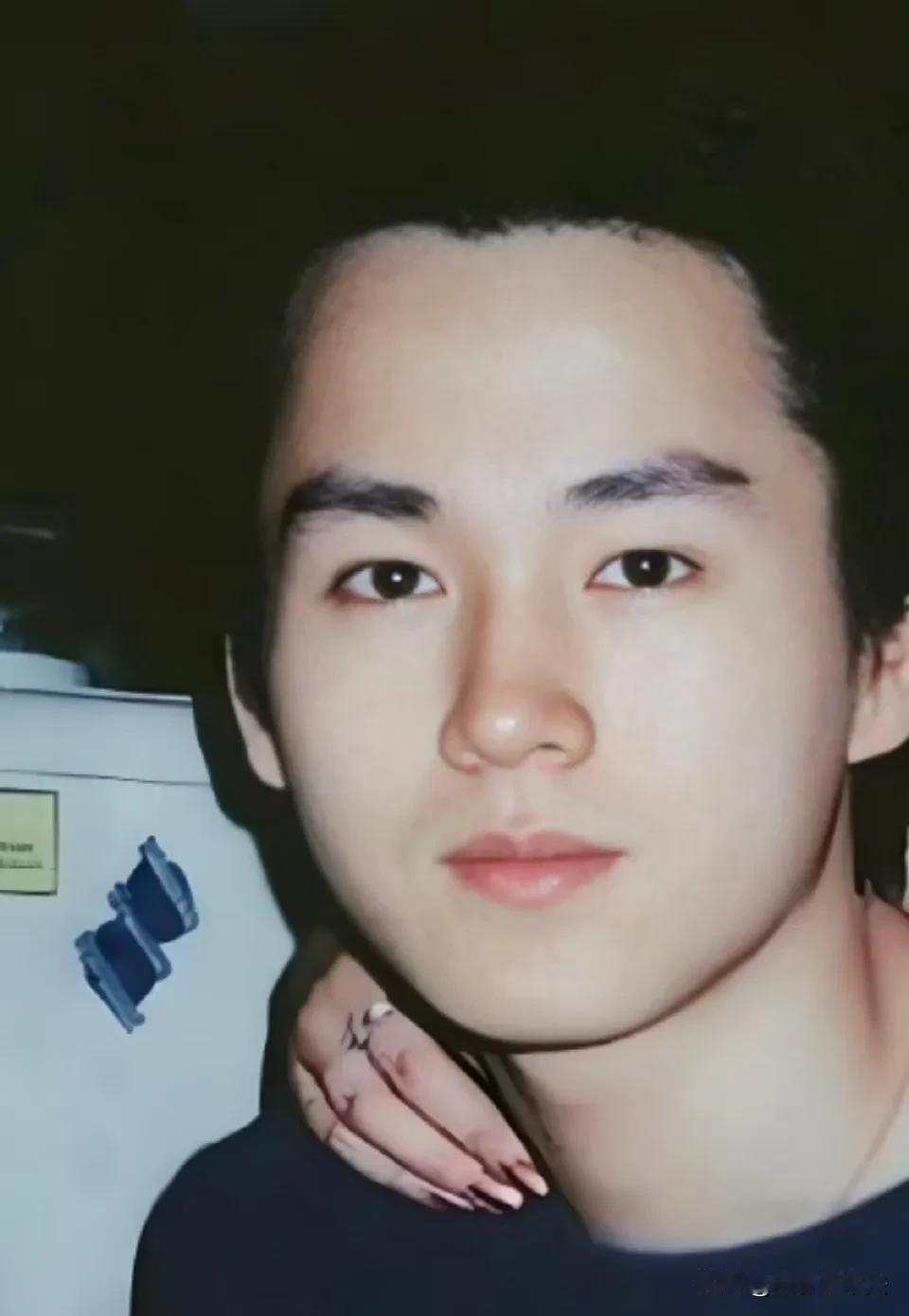 古二说自己17年就患病了，因为担心误诊，先后去了北京、上海、美国检查，结果出来后