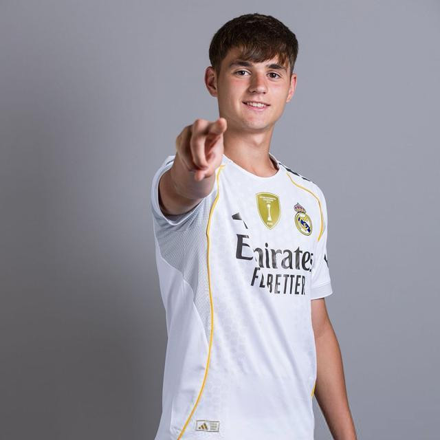 皇马客战曼城名单：姆巴佩、贝林、卡雷拉斯回归！含4名18岁小将3月16日讯皇马