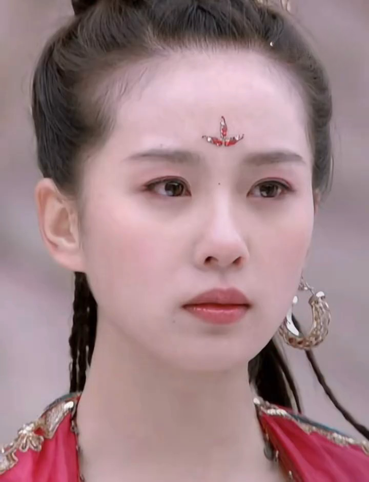 救命！刘诗诗这张脸，怎么和以前长得不一样了？以前提到刘诗诗，绝对是“人淡如菊