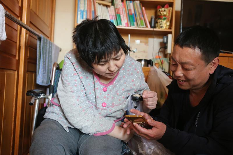 哎，悲剧终究还是上演了。浙江杭州这儿，丈夫带着妻子和朋友去露营。吃饭喝酒的时候，