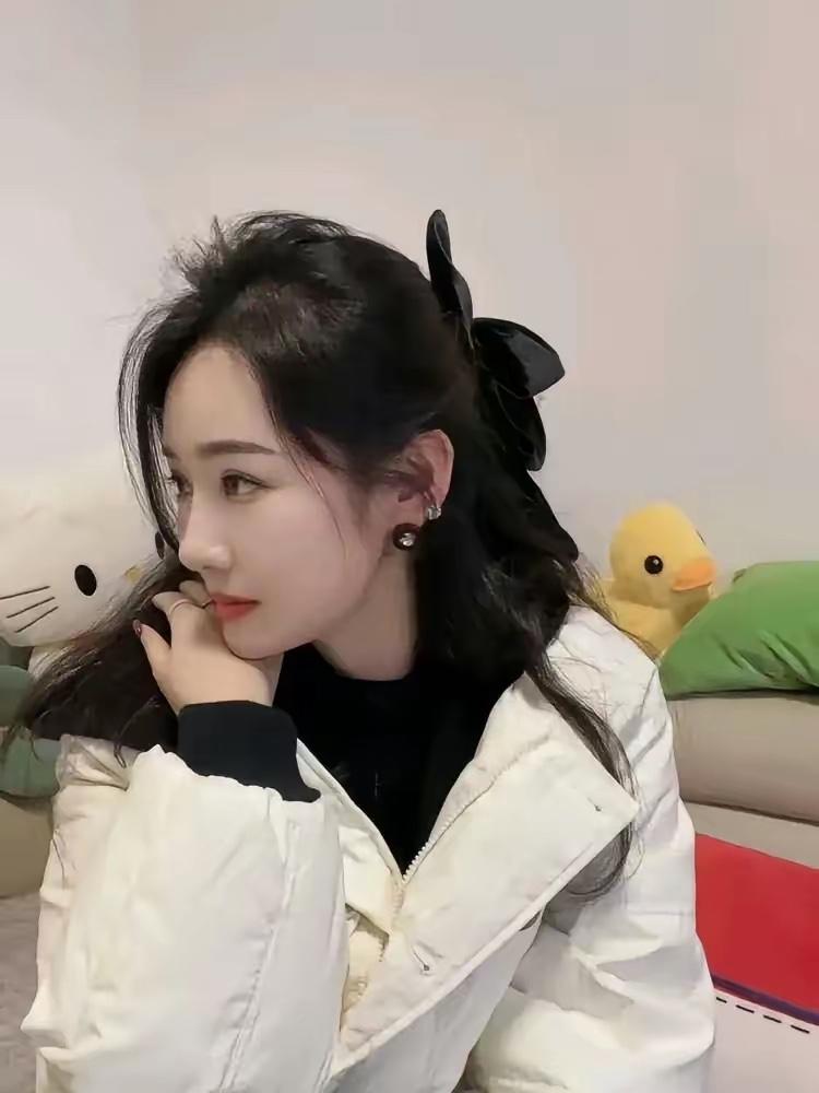 现在这个社会，没结婚就同居，太正常了，一同居避免不了发生男女关系。可很多时候两个