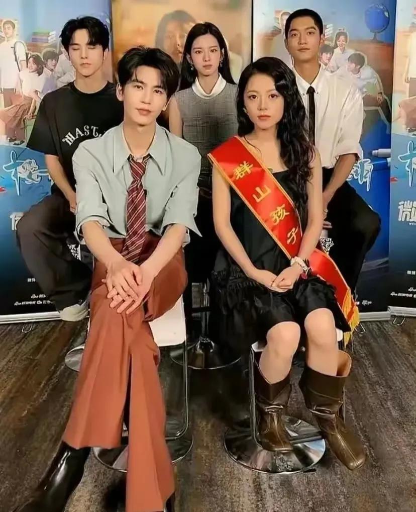 赵今麦，一个在播剧女主角，却被王楚然这个未播剧女主角抢了风头，还真是谁丑谁尴尬。