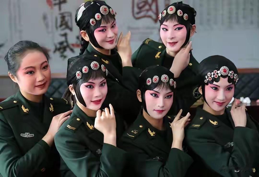 春晚节目单公布！解放军精心准备的节目亮相除夕夜即将来临，中央广播电视总台正式对