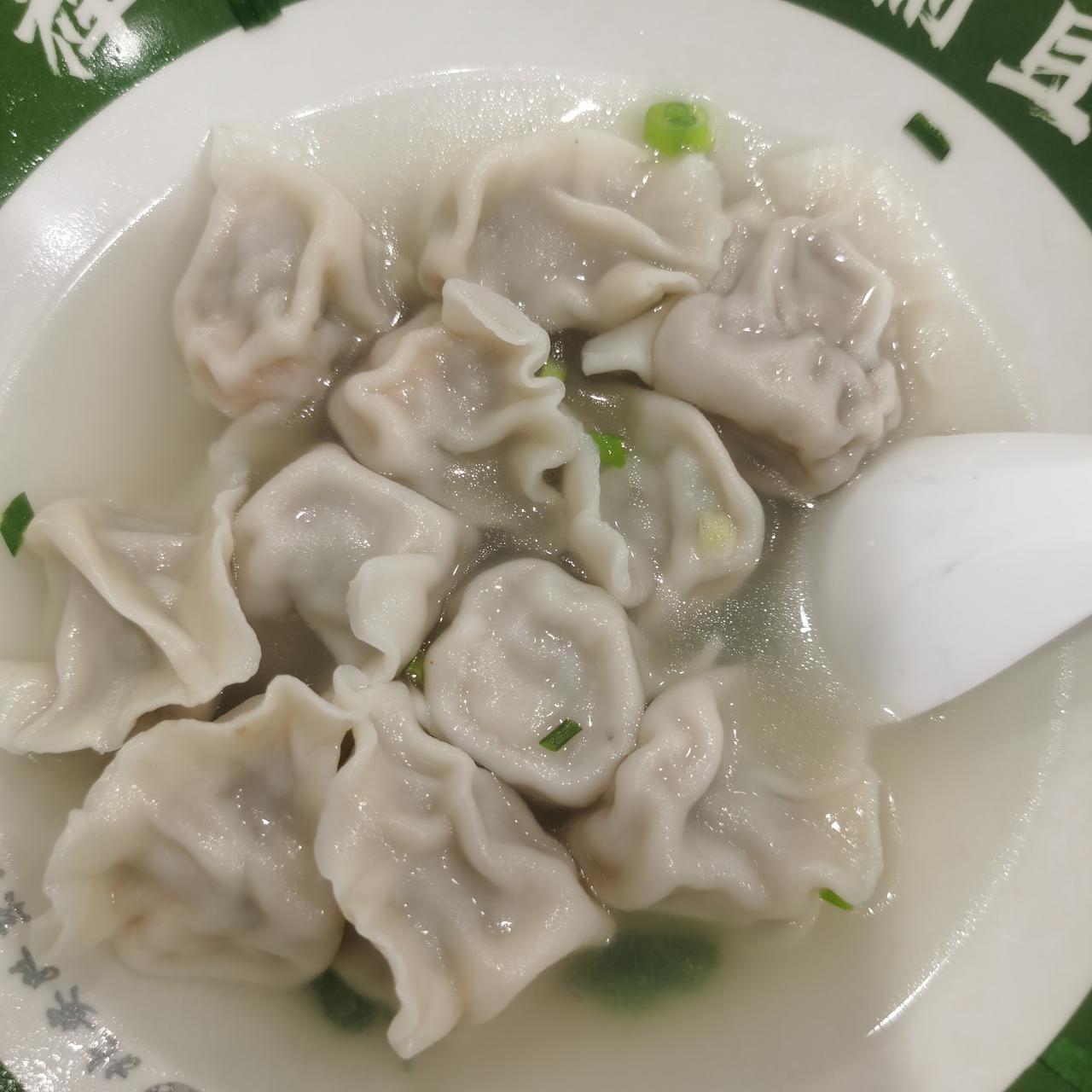 我发现，一个妈妈要想真正在快乐中，是多么不易。昨晚，我给儿子打电话，只说两句