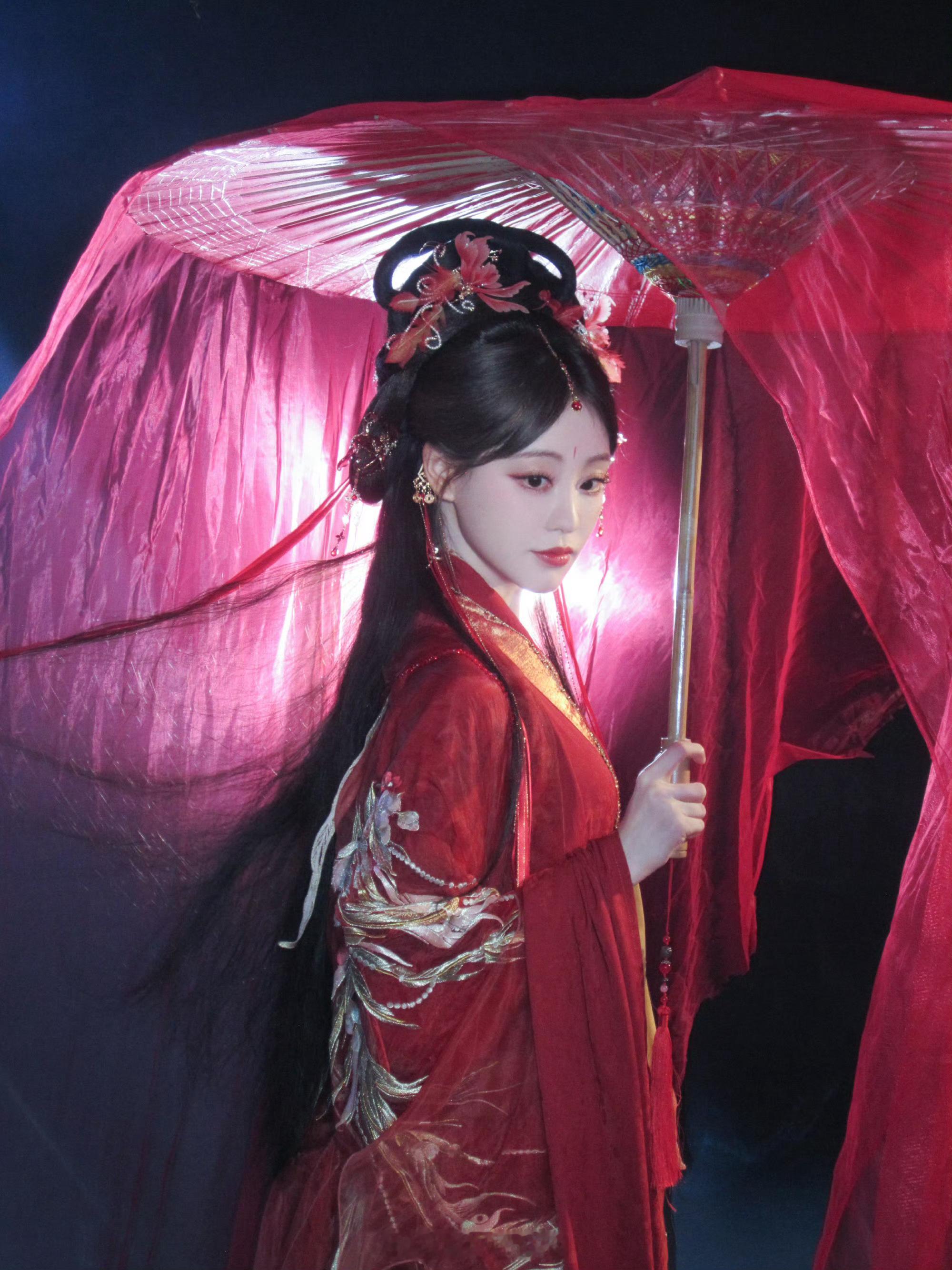 祝绪丹与红衣绝配❤️​​​