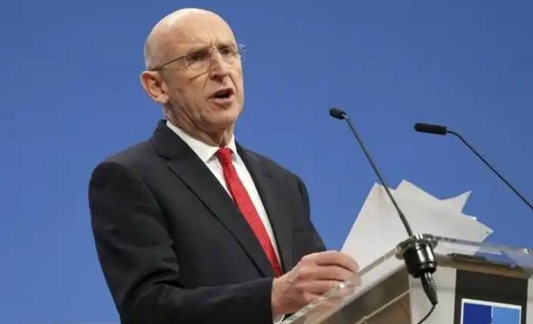 俄军不再手下留情！英防长险些被俄导弹炸死，列车紧急停靠拉响警报...... 