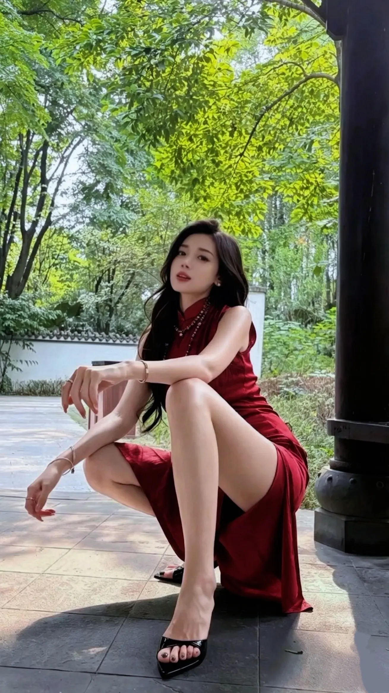 长这个样这个身材脾气大点不很正常吗。