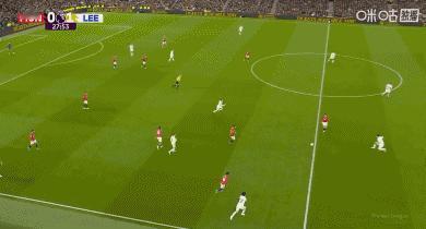 曼联1：2输给利兹联，第二个丢球真的不能怪裁判！没有看清楚B费倒地那一下利兹联