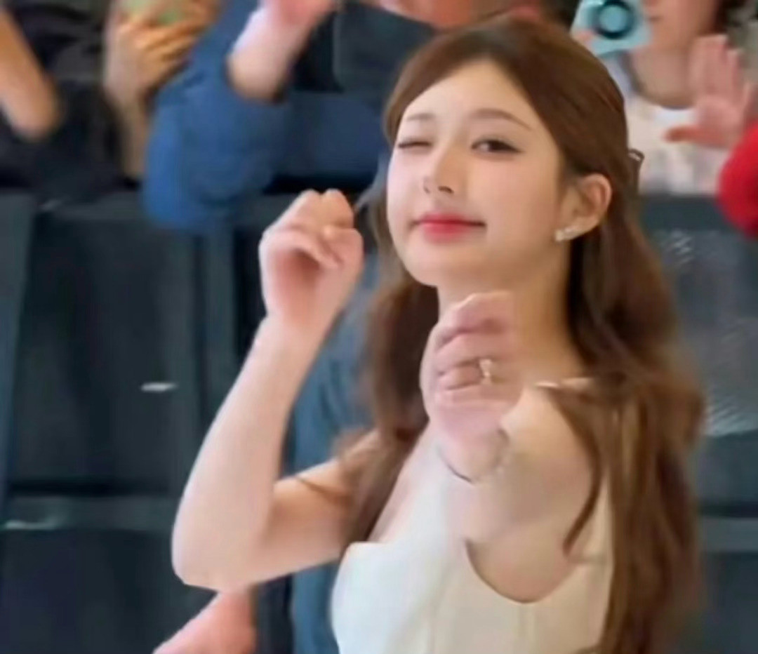 赵露思今年的状态好到炸，抓紧时间进组