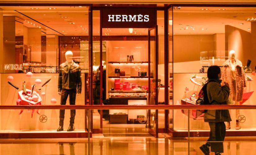 暴跌25%！曾经一包难求的顶级“奢侈品”，如今五折甩卖都没人要！昔日一包难