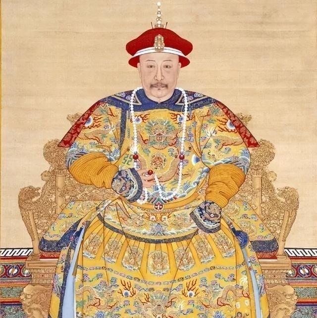 乾隆和嘉庆这爷俩就是相互恶心。乾隆看不上嘉庆，要不是没得选，高低不选这货。乾