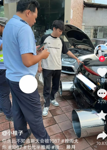 这哥们是个狠人，这俩惊世之作皆出自他手