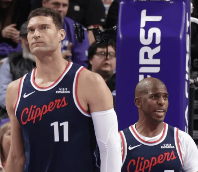 克里斯-保罗曾试图让布鲁克-洛佩斯出面，帮他争取留在快船：昨晚晚上11点左右，