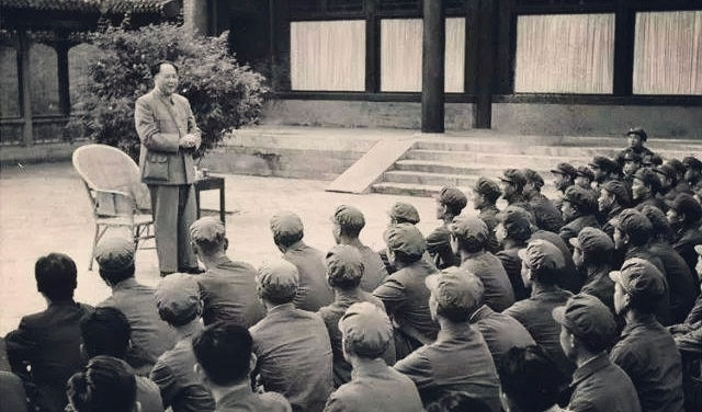 毛主席：“一个人能不能当领导，不在于他能力有多强，而在于他能不能把复杂的问题简单