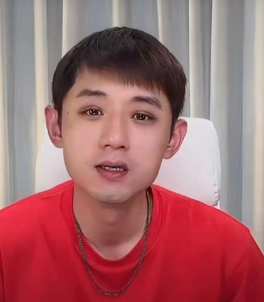 还得是张继科，真是火眼金睛，把梁靖崑看得透透的，几句就点出了大胖，为什么总是低开