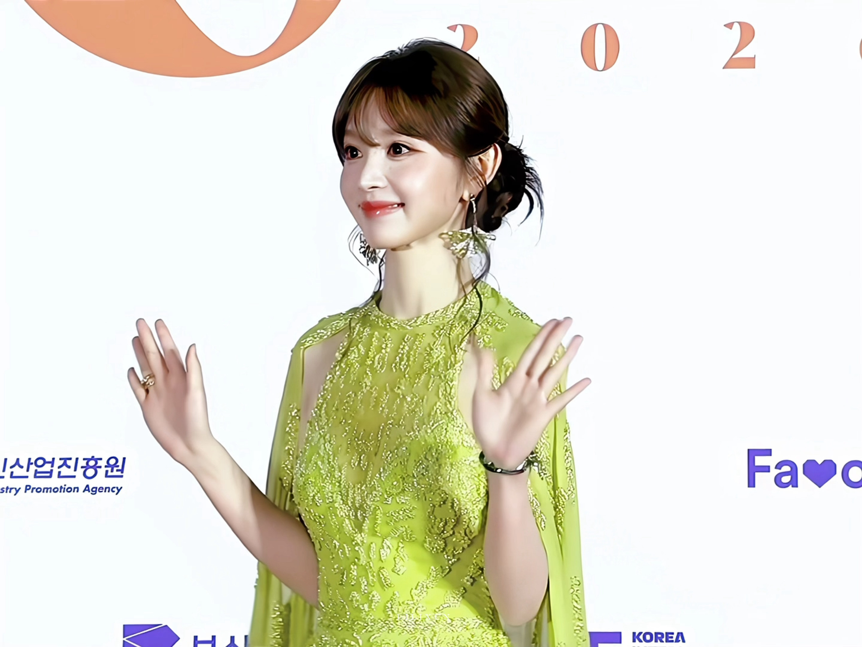 女神闪耀🇰🇷-田曦薇获奖感言用了3种语言