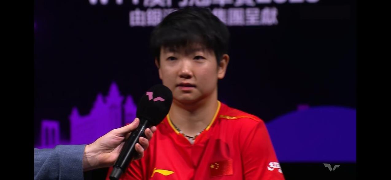 莎莎4：3战胜曼玉，赛后采访。记者：这是一场精彩绝伦的比赛，恭喜莎莎卫冕，分享