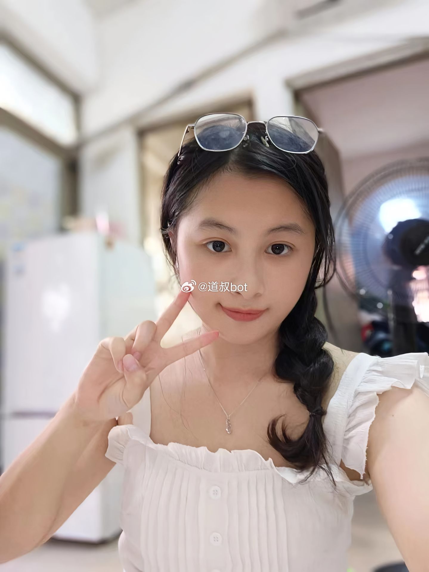 网友悬赏80万寻找诈骗犯，目前已立案。​​​