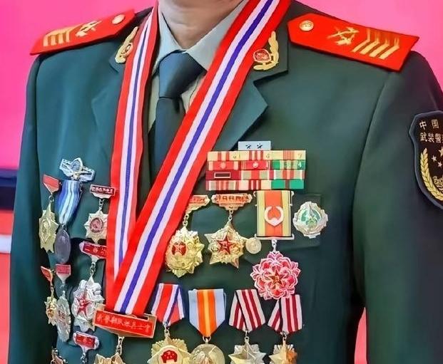 这两者退休的待遇相差大不大？部队一级军士长和消防系统的一级消防长，两者同样都是