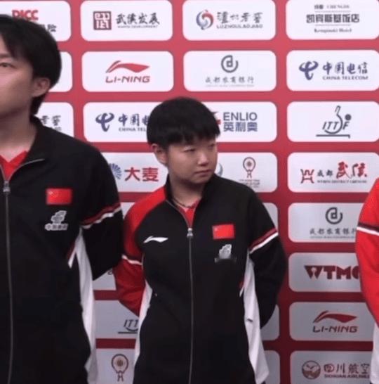 摇着摇着撞到了