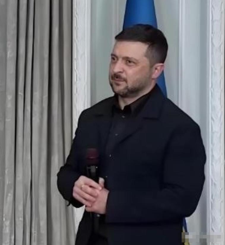 乌克兰终于醒了？都以为俄罗斯背后站着的是伊朗、朝鲜，谁能想到，真正撑住俄罗斯的，