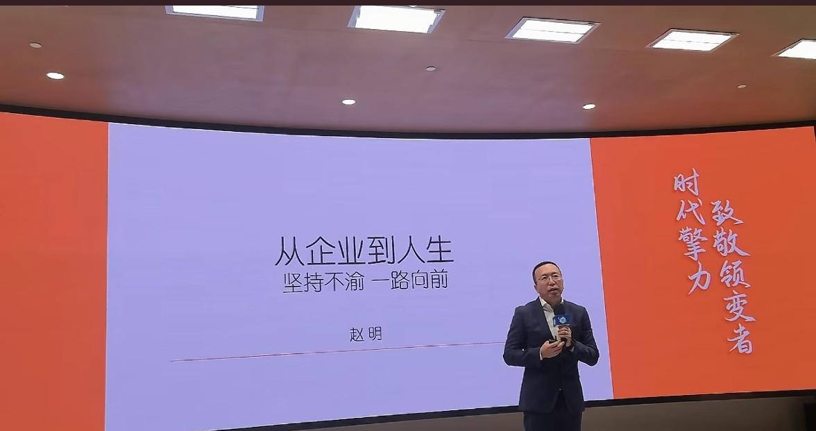 小米王腾走了，谁最合适接手红米。目前做产品的最牛的肯定是余承东，但是雷总是挖不走