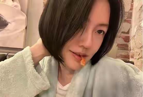 小S很明智，她知道自己的情况，有些事情，差不多就可以了。自己的能力有限，她没有姐