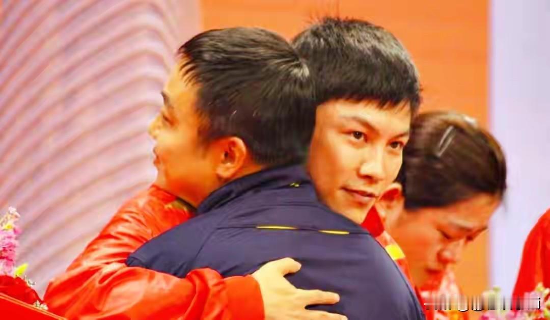 陈𤣱直播时，有人问，单打，混双，待遇是否一样？他说什么待遇啊？这个我讲了无数遍