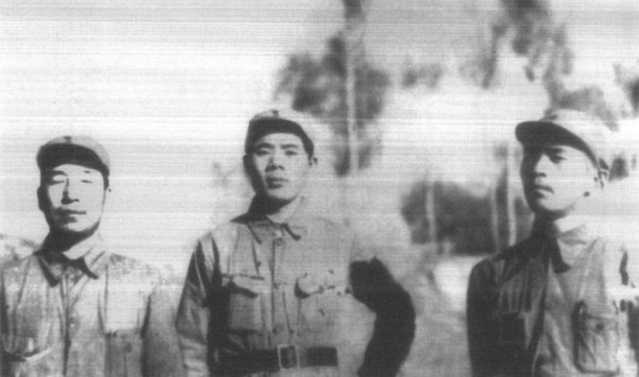 1941年，面对日寇的封锁、“扫荡”，冀热察挺进军转战到百花山，处境特别艰难。平