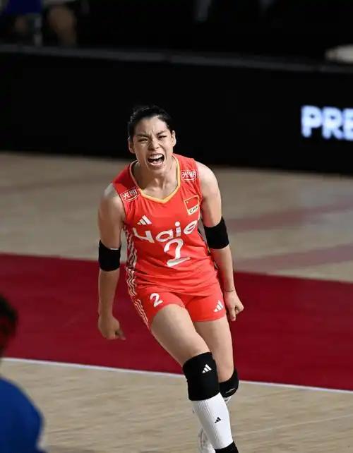 作为中国女排主教练，赵勇刚上任，轰轰烈烈的大搞青春风暴。什么老将朱婷，袁心玥