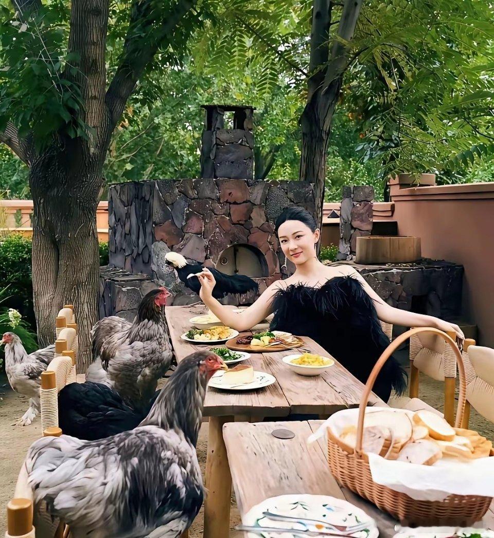 为什么男人都希望能娶到霍思燕这样的老婆？因为霍思燕能给杜江的绝对值得男人羡慕，老