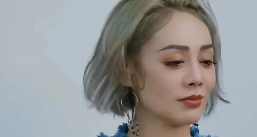 现在全网最憋屈的就是宁静了被网友吐槽：宁静参加了很多综艺，是无戏可拍！宁