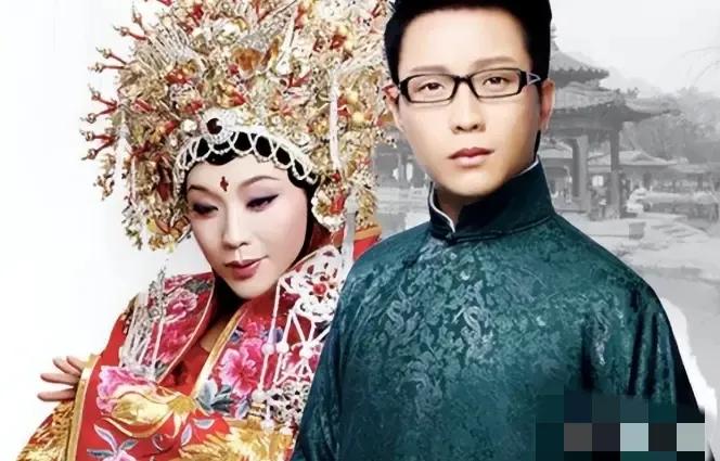 2013年，一外国人问李玉刚：“你们国家有一个词，叫‘贱骨头’，您觉得您是吗？”
