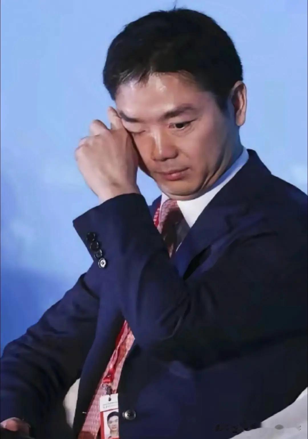 全网最倒霉的人，估计就是刘强东本人了！京东在法国巴黎的仓库被人一锅端了，