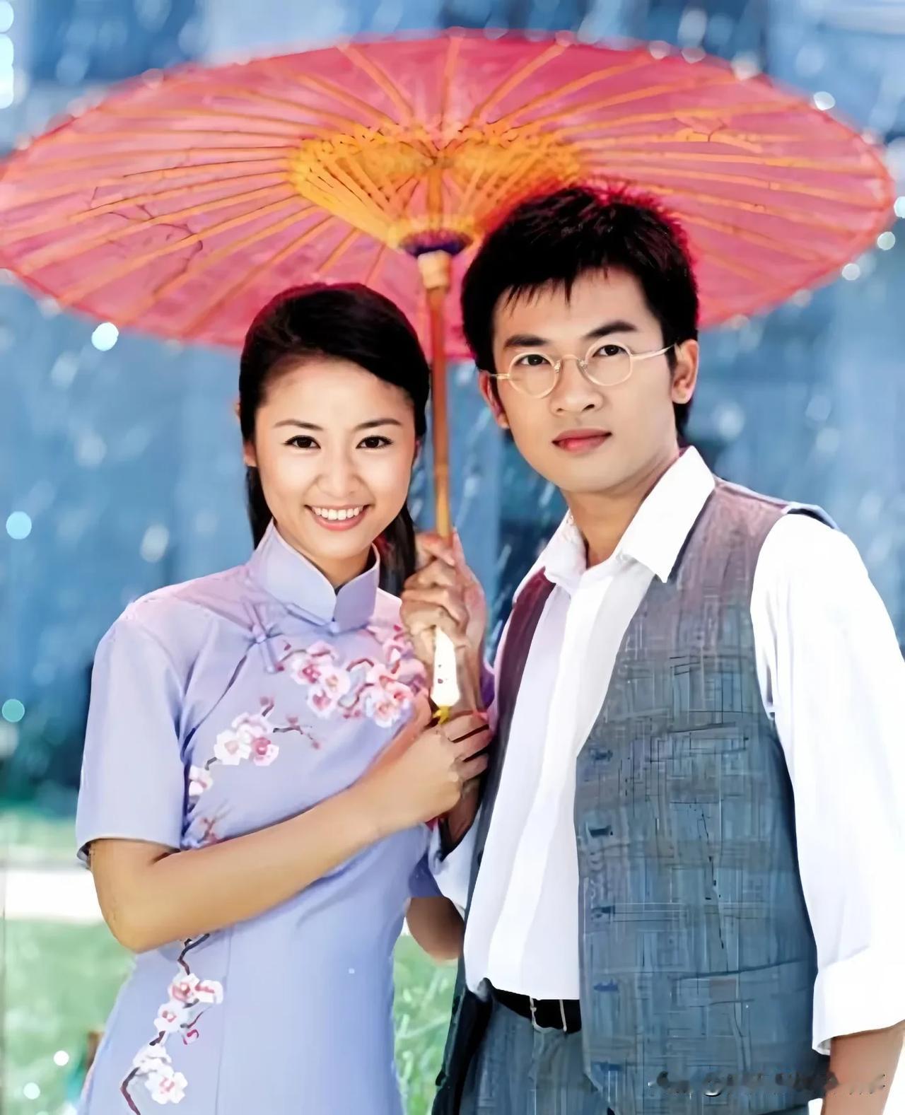 《情深深雨蒙蒙》大结局里，抗战胜利后众人在车站等回了书桓，可如萍和杜飞却没露面，