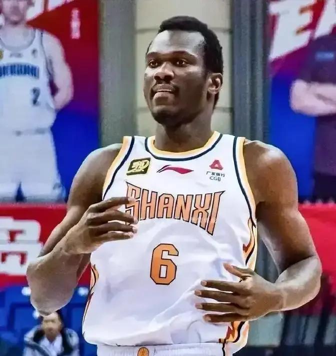 末节0分=直接失业！CBA现在只看最后一节。青岛刚把场均26.3分的鲍威尔