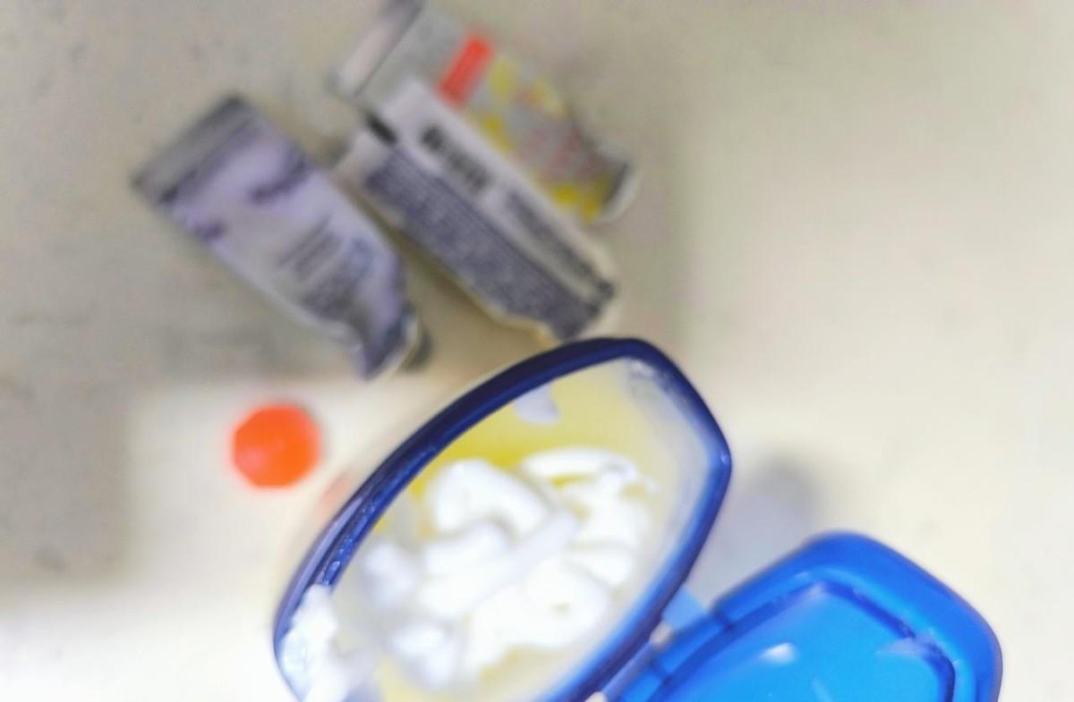 别急着羡慕75岁老人双手无斑。她的“三合一”偏方火遍全网，但皮肤科最新数据揭开