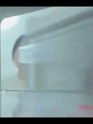 我看谁敢喝这个啤酒！狗子：旺旺！