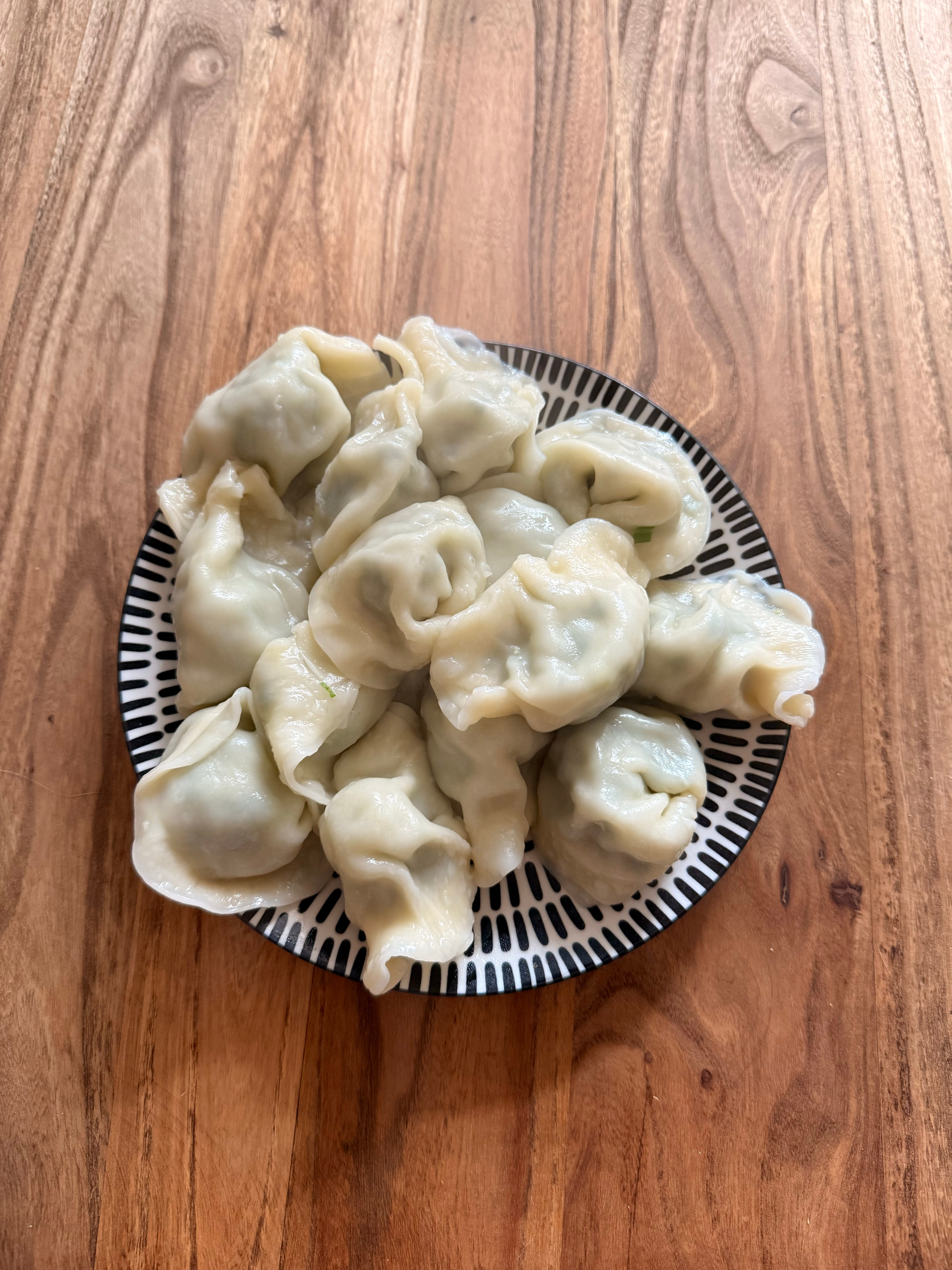 做面条熟练，包饺子丑丑的圆形的还是奶奶在世时包的方法​​​