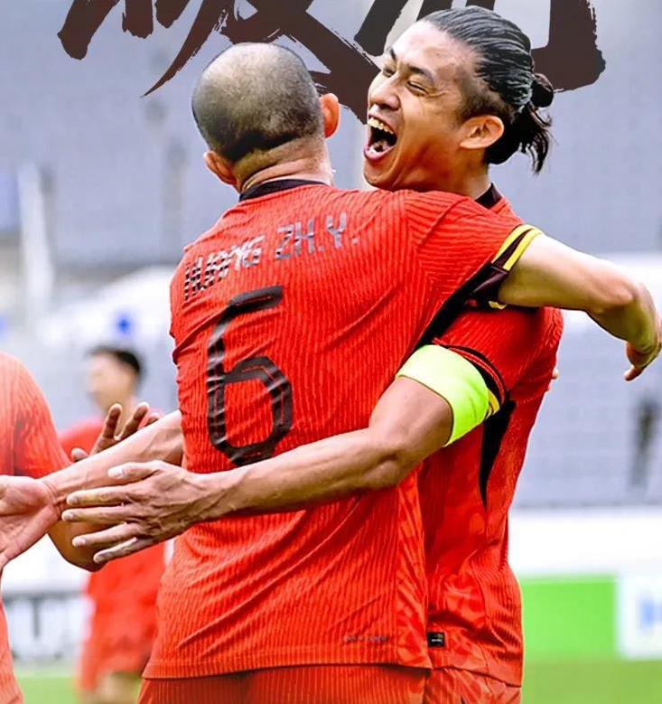 成都蓉城内部乱了？韩国教练整体出局？今年开赛时，中超有三位韩国教练。河南队的