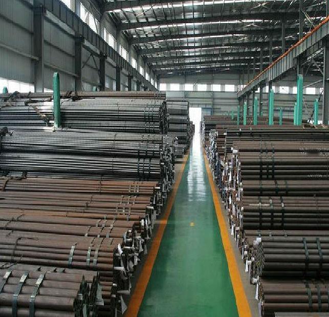 中国工业到底有多猛？俄乌打了两年，无缝钢管消耗约64.5万吨，听着不少，但中国一
