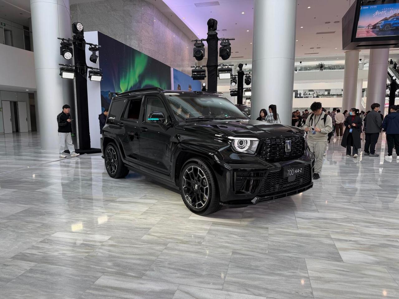 坦克700上市，43.8-51.8万这越野SUV很顶基础参数：5105*206